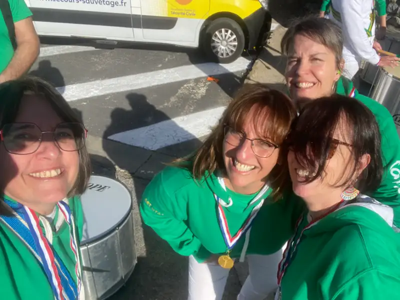 <div>Les filles, encore !</div>